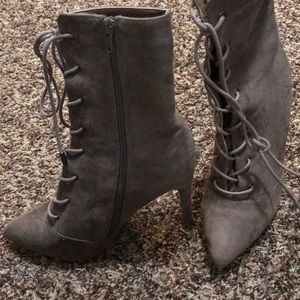 Tan High heeled boots